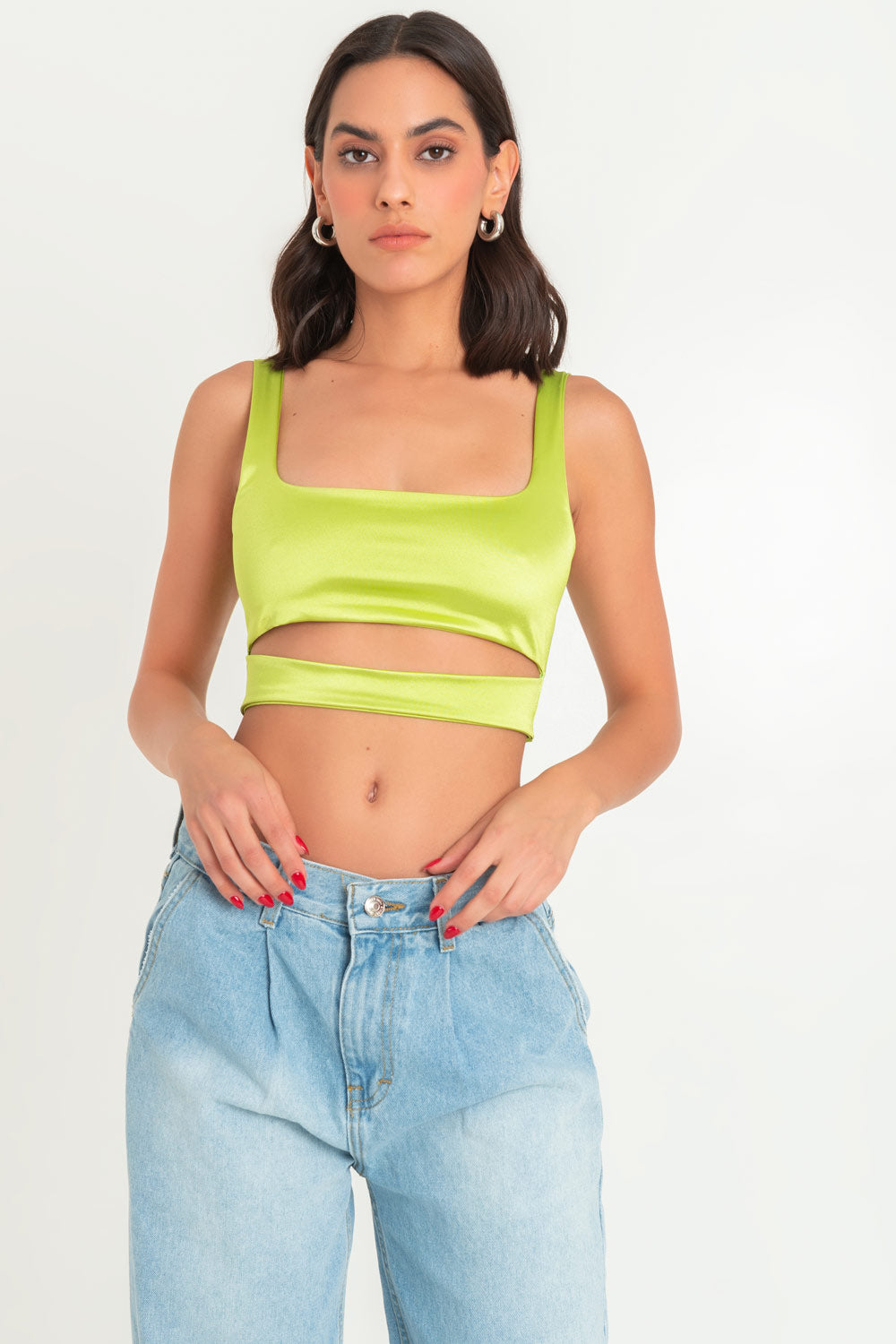 Crop Top Ajustado De Tirantes Cut Out Frontal Lima Highstreet