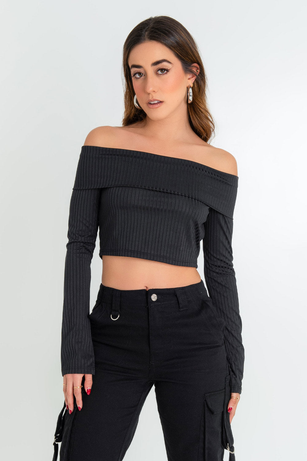 Crop top hombros descubiertos manga online larga