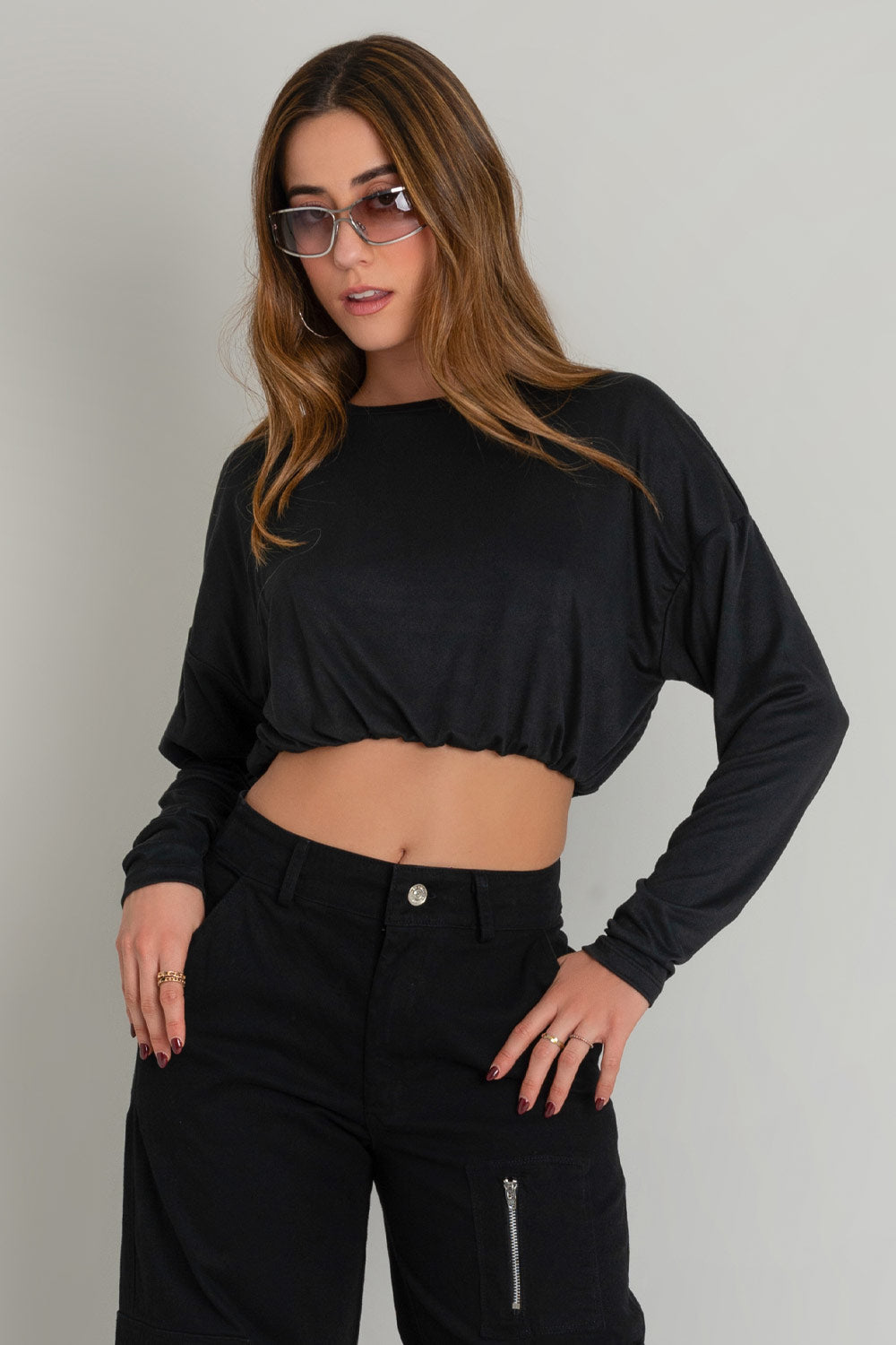 Crop top 2024 negro manga larga