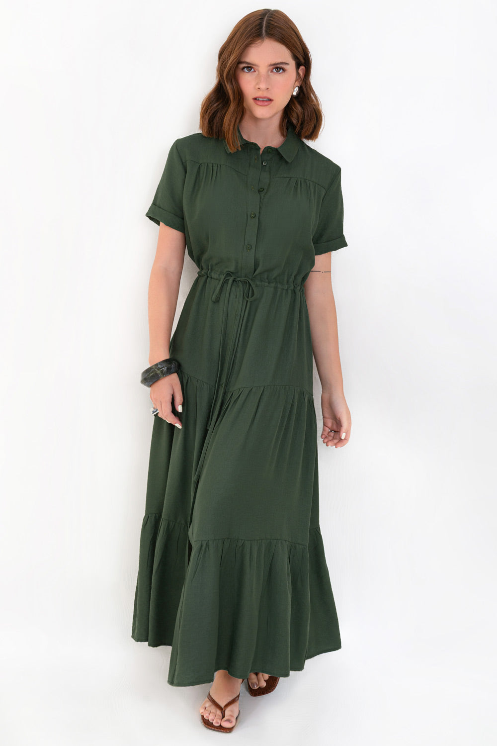 Maxi vestido camisero de olanes con jareta verde militar – HIGHSTREET