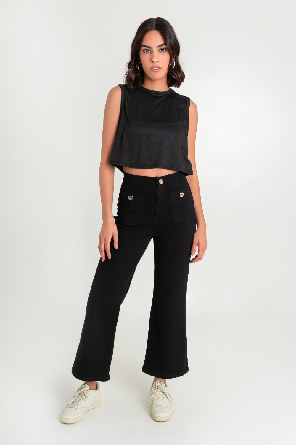 Pantalón city flare con pinzas negro mujer