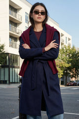 Abrigo largo de solapa con cinturón