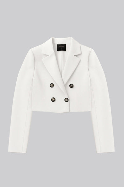 Blazer corto abierto, de fit recto, con solapa y hombreras, manga larga y detalle frontal de botones decorativos en contraste.