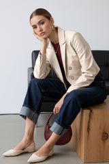 Blazer corto efecto piel botones en contraste