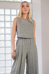 Blusa corta recta de cuello redondo sin mangas