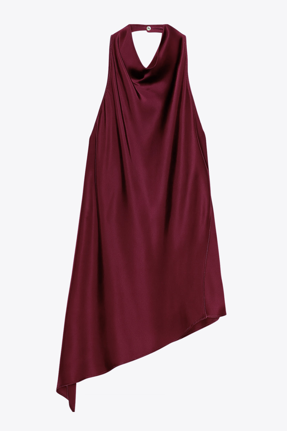 Blusa larga satinada, de fit fluido, sin mangas, cuello halter fluido, escote en espalda, bajo asimétrico y cierre posterior con botón y ojal.