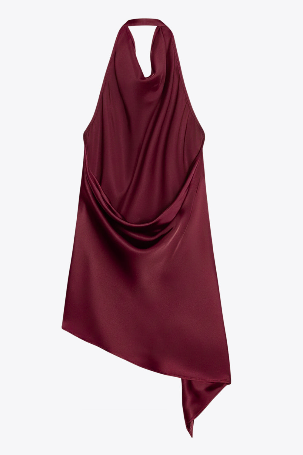 Blusa larga satinada, de fit fluido, sin mangas, cuello halter fluido, escote en espalda, bajo asimétrico y cierre posterior con botón y ojal.