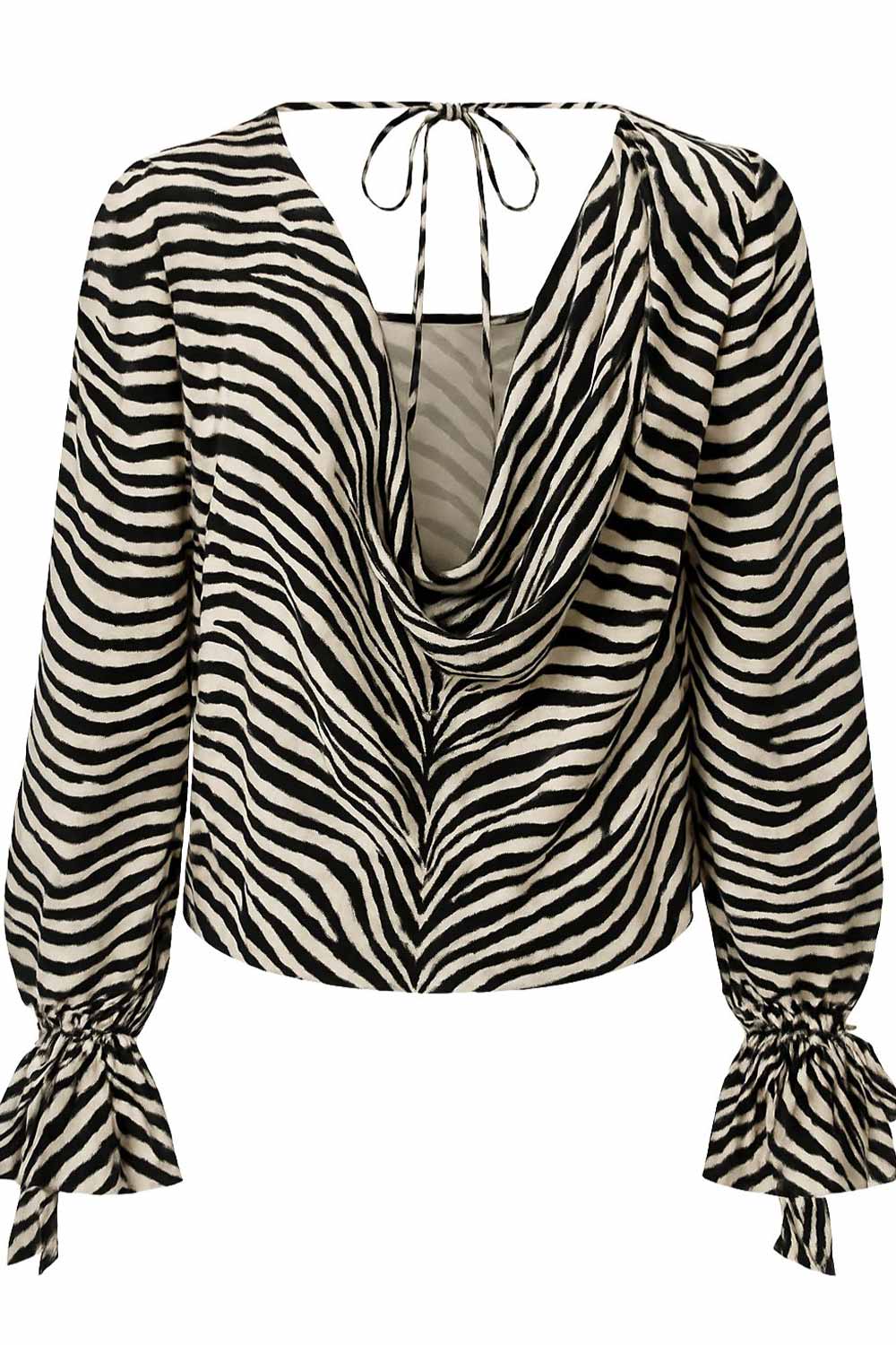 Blusa de estampado animal, fit fluido, manga larga abullonada con rib elástico y olanes en puños, cuello barco y escote fluido en espalda con lazo amarrable posterior.