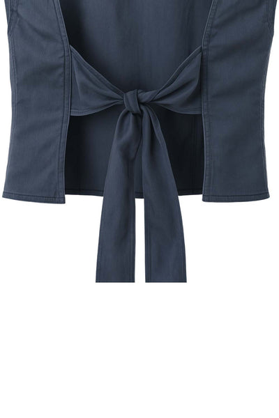 Blusa corta de fit ajustado, sin mangas, cuello redondo, pinzas frontales y cut out en espalda con lazo amarrable posterior. Cierre posterior con broche.