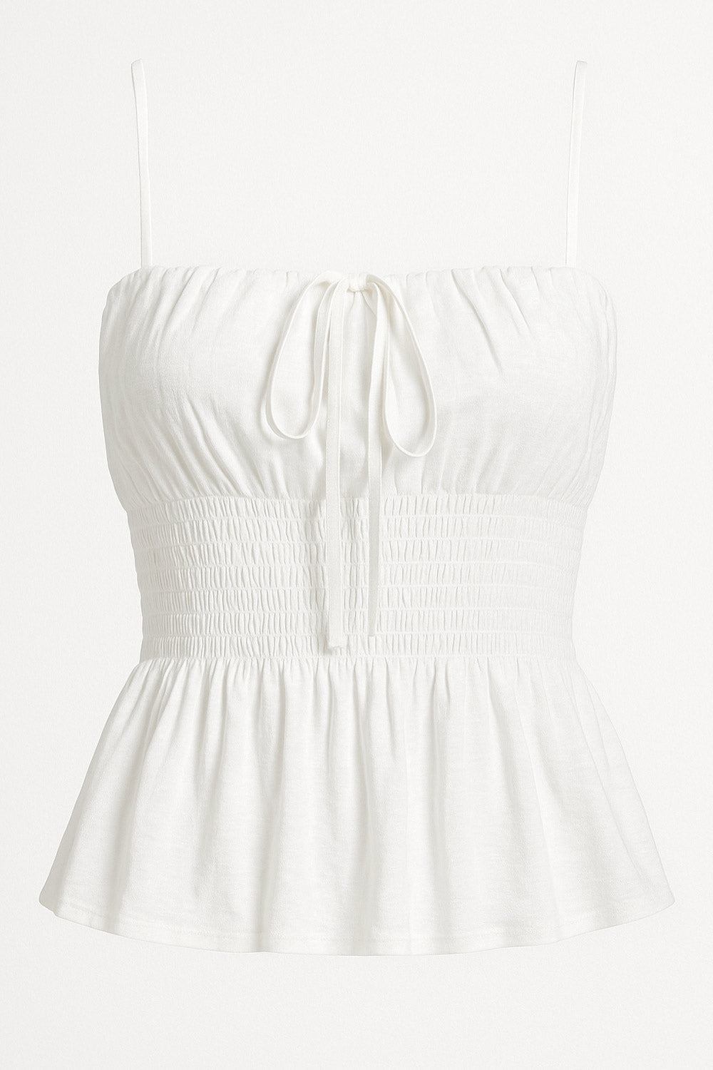 Blusa corta de tirantes delgados ajustables, escote recto con plisados y lazo ajustable frontal, fruncido en cintura y peplum de olanes en bajo.