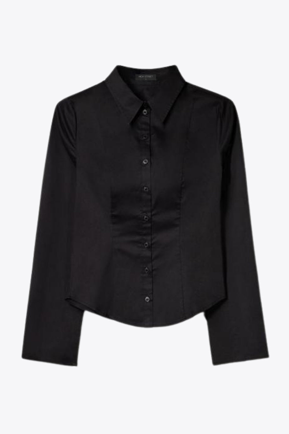 Camisa de fit ajustado, cuello camisero, manga larga amplia con botones, pinzas, bajo curveado y cierre frontal con hilera de botones.