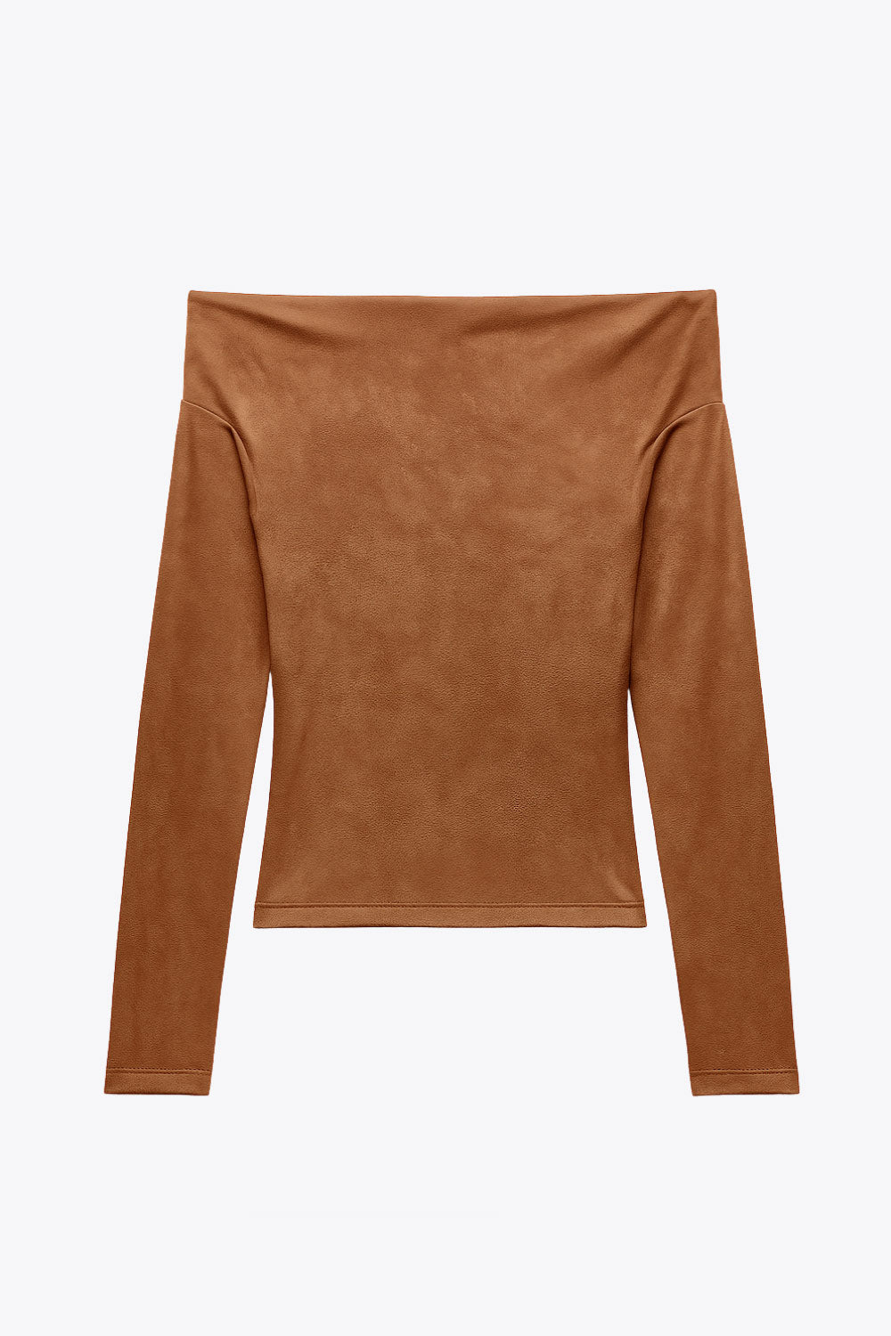 Blusa de gamuza, fit ajustado, hombros descubiertos, escote recto y manga larga con hombro caído.
