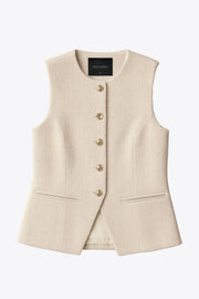 Chaleco de bouclé, fit ajustado, cuello redondo, vivos decorativos, pinzas frontales, cierre frontal con hilera de botones en contraste y abertura frontal v en bajo.