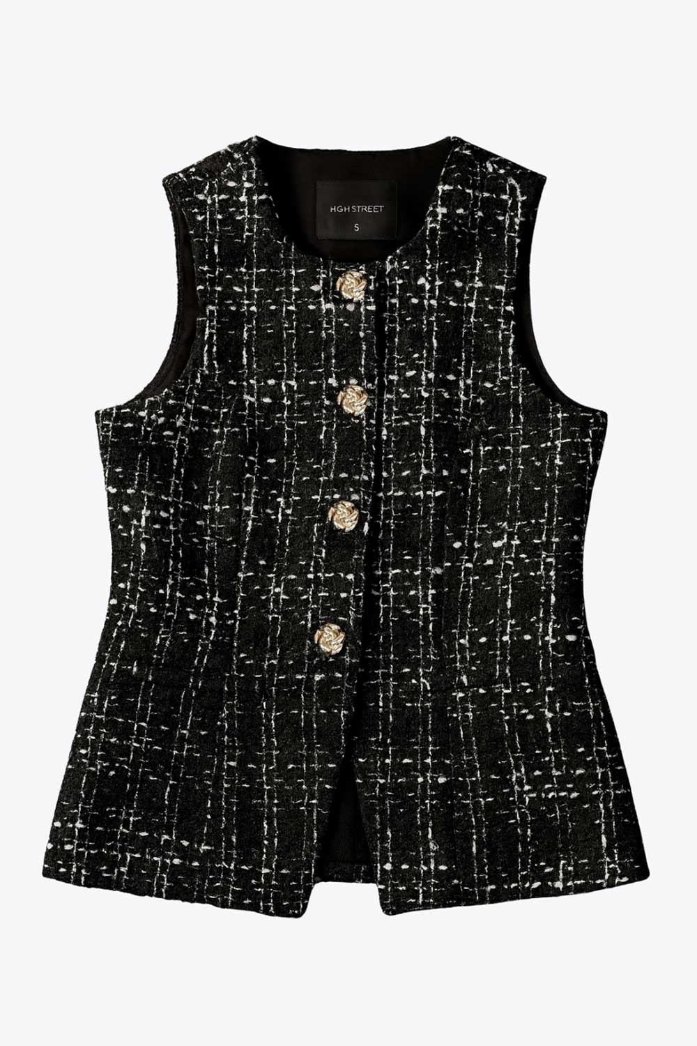 Chaleco de bouclé fit ajustado, cuello redondo, vivos decorativos frontales, cierre con hilera de botones en contraste y abertura frontal en bajo.