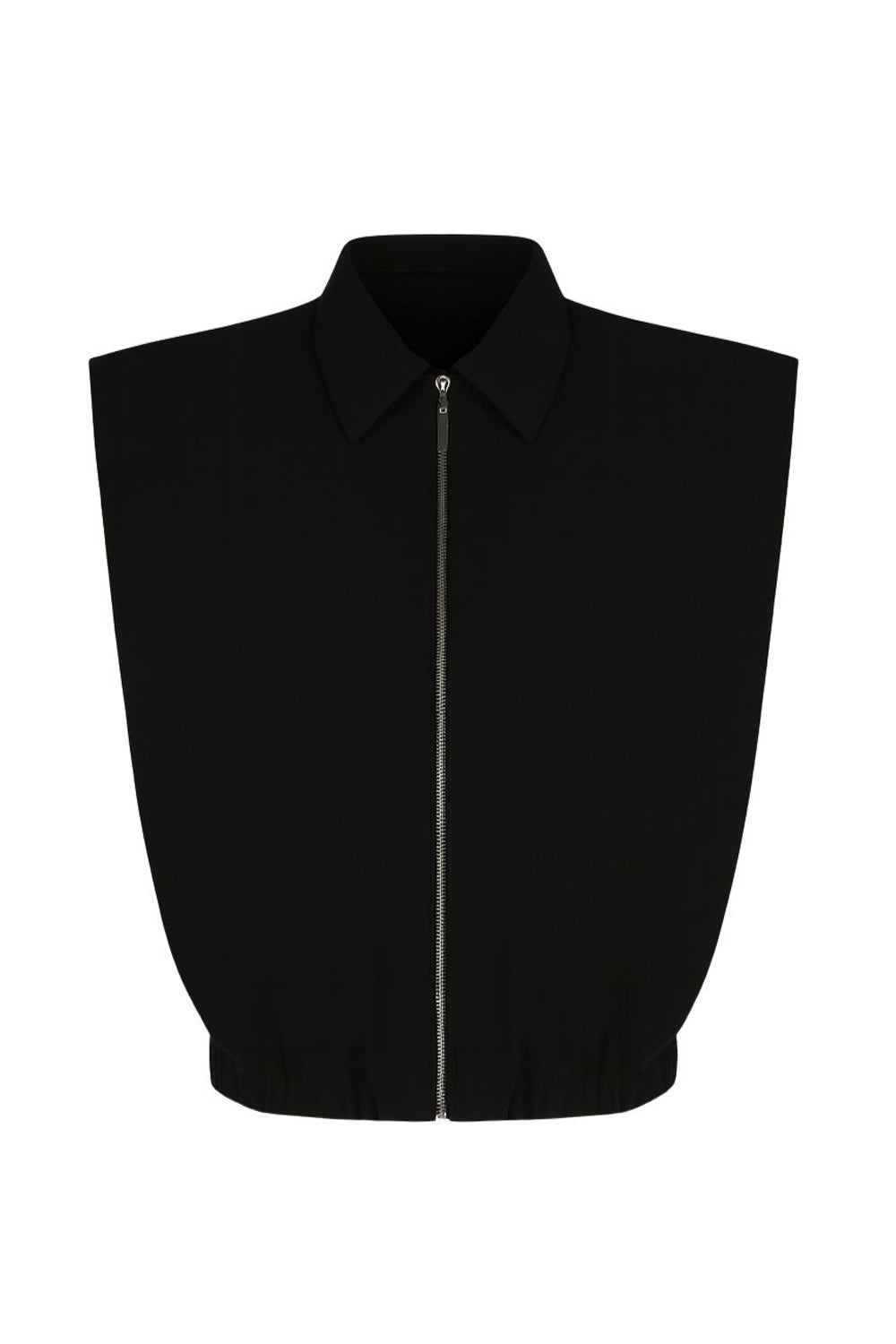 Chaleco corto de fit abullonado, con hombreras, cuello sport y cierre frontal con cremallera visible en contraste.