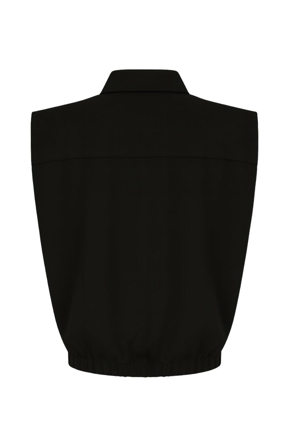 Chaleco corto de fit abullonado, con hombreras, cuello sport y cierre frontal con cremallera visible en contraste.