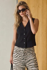 Straight-fit short vest with front darts and slits