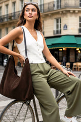 Chaleco corto de fit recto pinzas frontales con aberturas