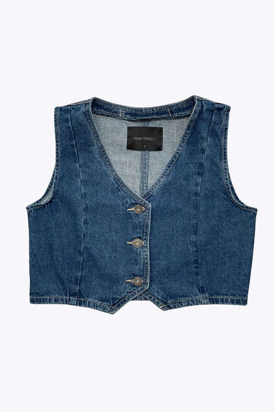 Chaleco corto de denim, escote v, pinzas con costuras frontales y cierre frontal con hilera de botones.