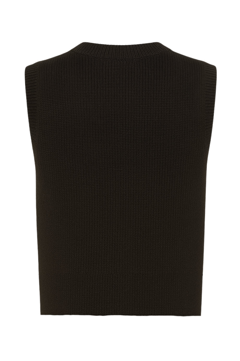 Chaleco corto de punto, fit recto, bolsillos frontales con botón, rib en puños, bajo y cuello redondo. Cierre frontal con hilera de botones en contraste.