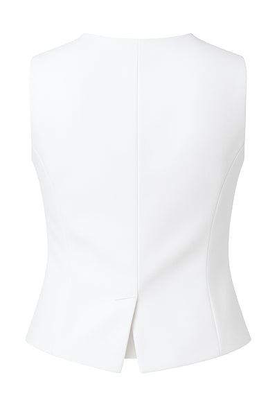 Chaleco de fit recto, cuello redondo y cierre frontal con hilera de broches en contraste.