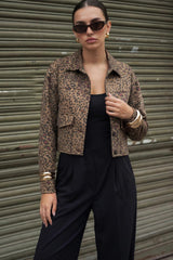 Chamarra animal print efecto ante