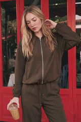 Puffer jacket with zip closure