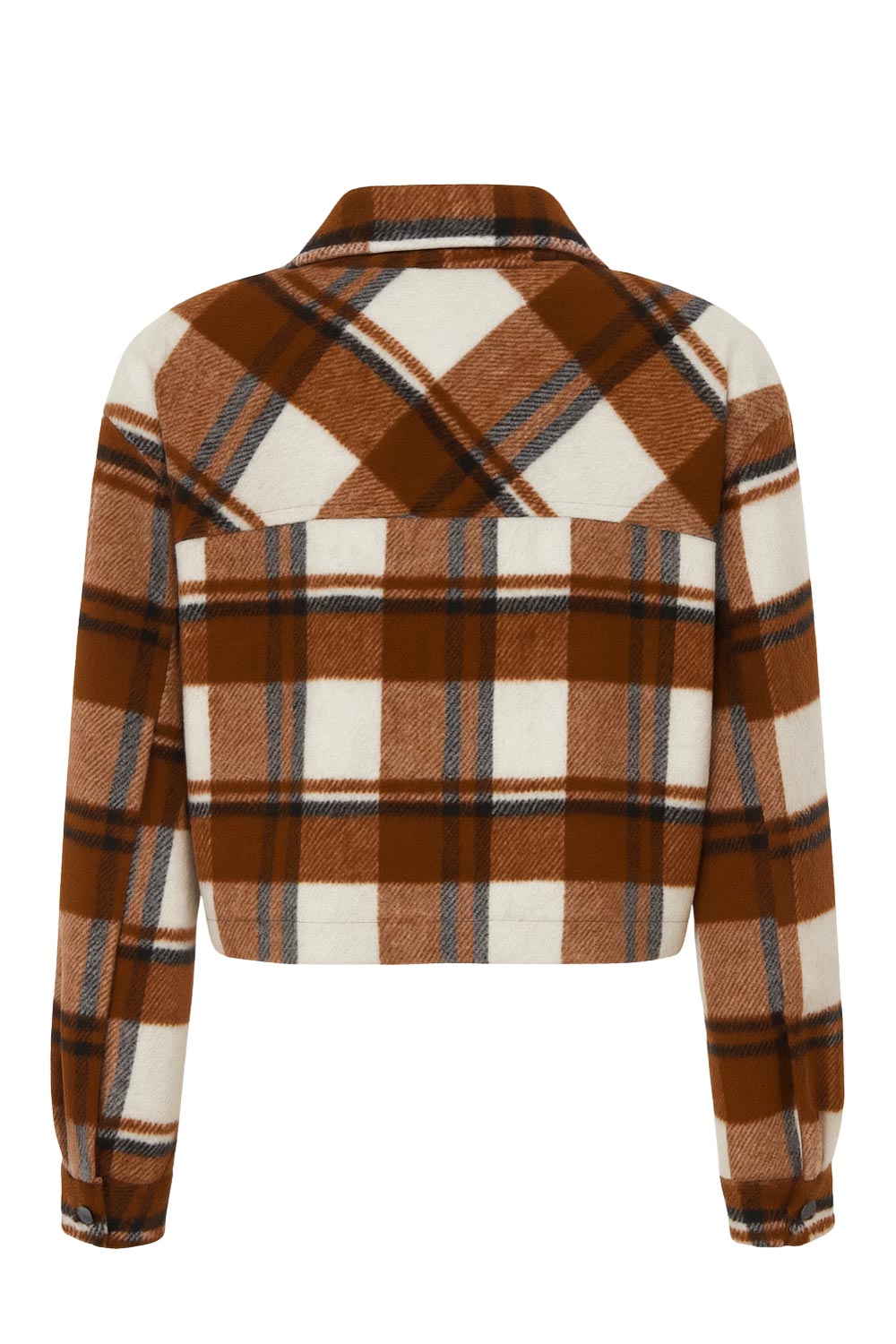 Chamarra corta de estampado check, fit recto, manga larga con puño abotonado, cuello camisero, bolsillos delanteros de parche con cartera y botón de presión. Cierre frontal con hilera de botones en contraste.