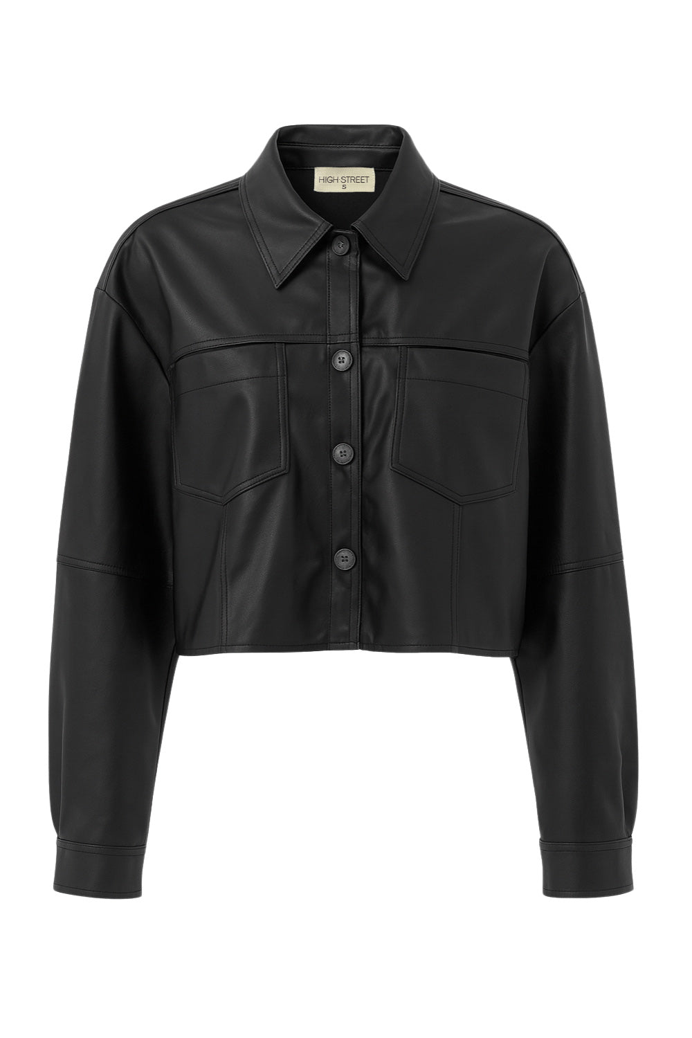 Chamarra corta de efecto piel, fit recto, manga larga con puño abotonado, cuello camisero, bolsillos delanteros de parche y cierre frontal con hilera de botones.