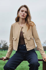 Chamarra efecto ante botones