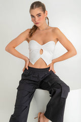 Crop top tubo de escote corazón con cut out