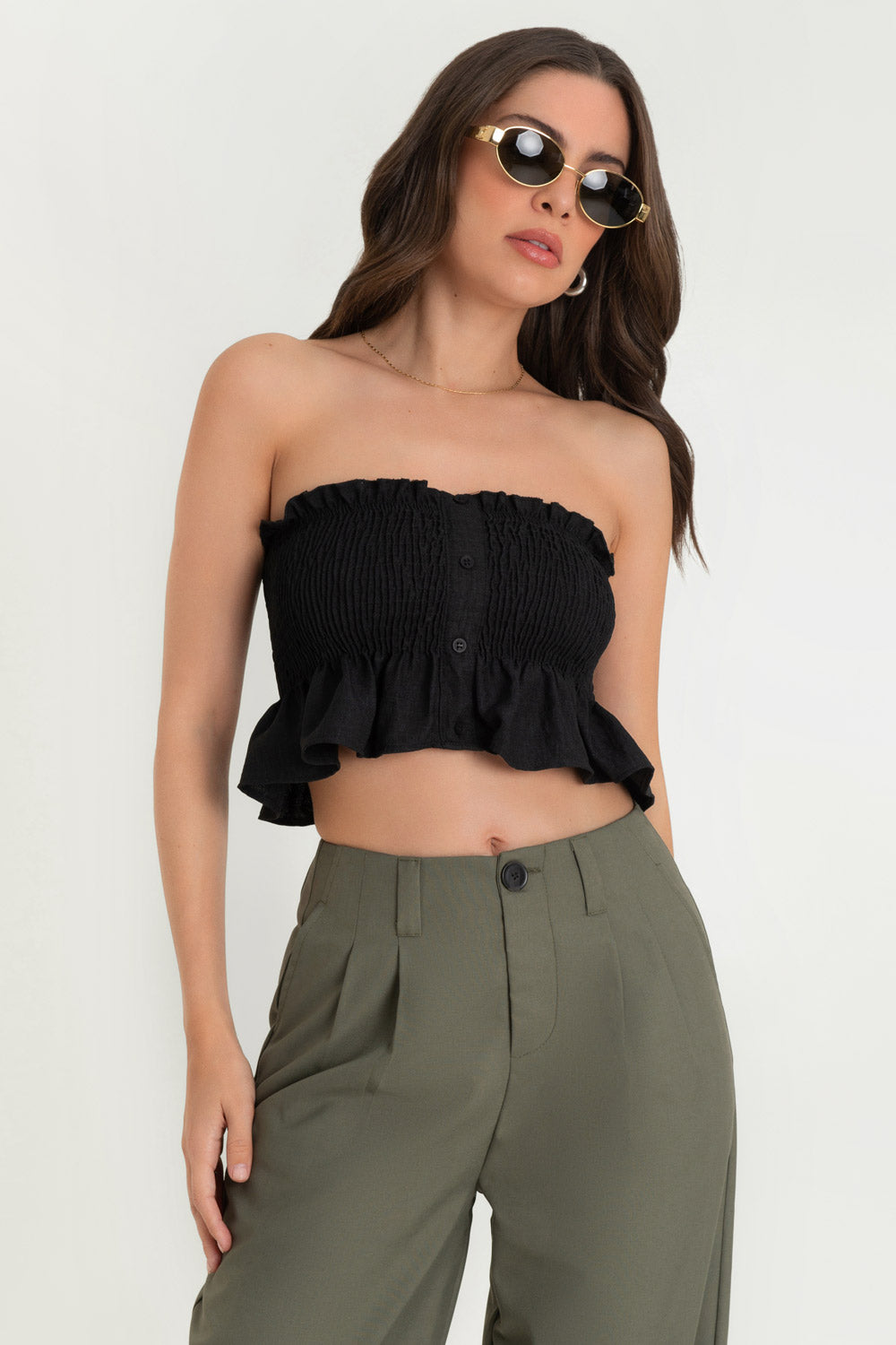 Crop top tubo fruncido con peplum olanes