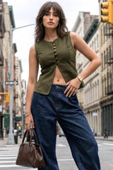 Chaleco ajustado con botones lazado espalda