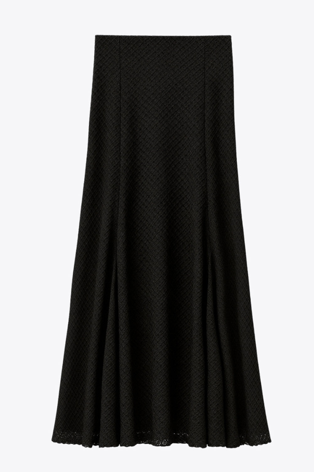 Falda larga de encaje, cintura alta elástica y corte en a con olanes en bajo.