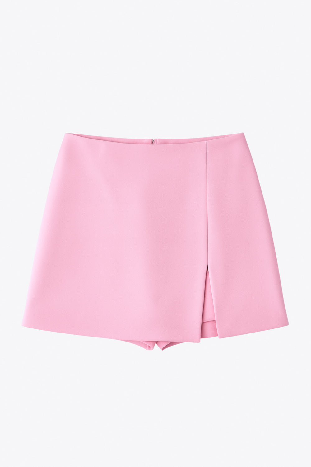 Falda short corto de cintura alta, corte en a, costura frontal con abertura en bajo y cierre posterior con cremallera oculta.