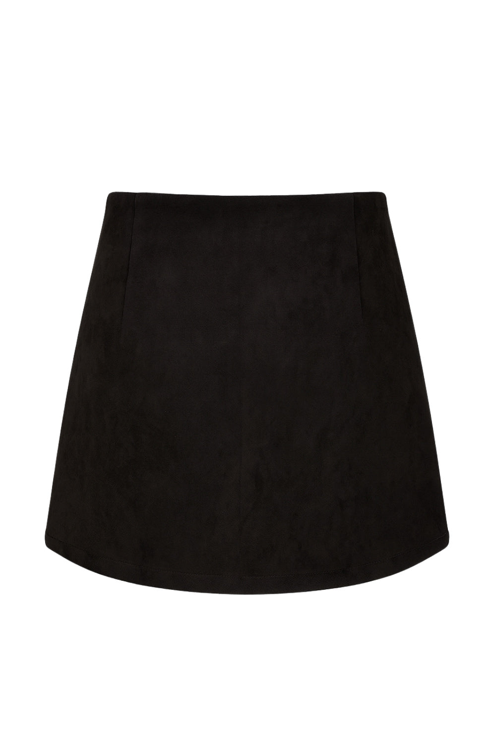 Falda short corto de gamuza, corte en a, cintura alta con pretina, abertura frontal en bajo y cierre lateral con cremallera oculta. Detalle de cinturón decorativo con hebilla en contraste.