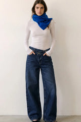 Jeans tiro medio cintura cruzada