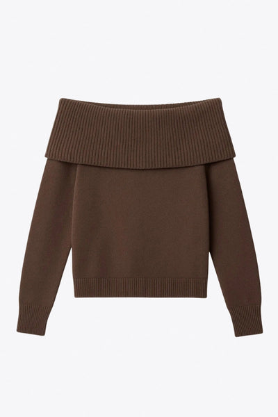 Jersey corto canalé de fit ajustado, hombros descubiertos con doblez en borde, manga larga y detalle de rib en bordes.