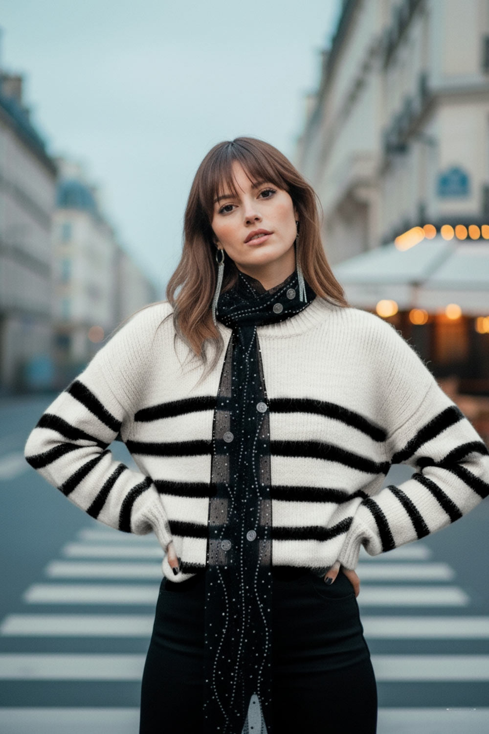 Jersey de punto, estampado rayas, fit oversized, manga larga con rib en puños y cuello redondo.