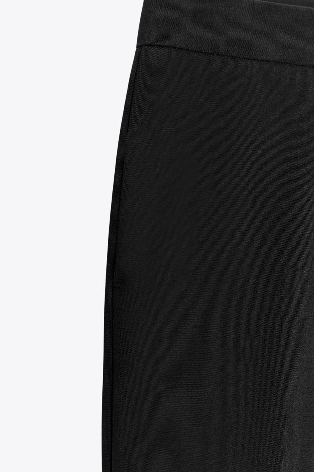 Legging ajustado de fit flare y cintura alta con pretina elástica.