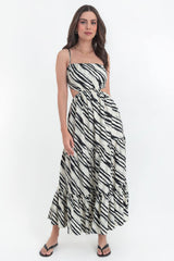 Maxi vestido estampado con cut out en cintura
