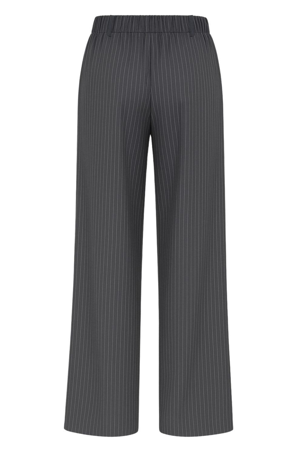 Pantalón de estampado rayas, fit palazzo, cintura alta con pretina elástica posterior, trabillas, bolsillos delanteros y pinzas frontales. Cierre frontal con botón y cremallera oculta.