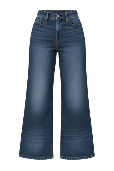 Pantalón de denim, fit flare, cintura alta con pretina y trabillas, bolsillos delanteros y traseros de parche. Cierre frontal con botón y cremallera oculta.