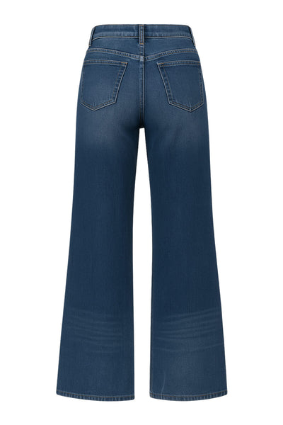 Pantalón de denim, fit flare, cintura alta con pretina y trabillas, bolsillos delanteros y traseros de parche. Cierre frontal con botón y cremallera oculta.