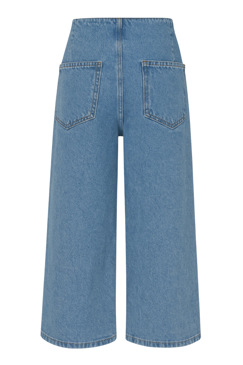 Pantalón de denim, fit cropped flare, cintura alta, vivos delanteros y bolsillos traseros de parche. Cierre frontal con hilera de botones.