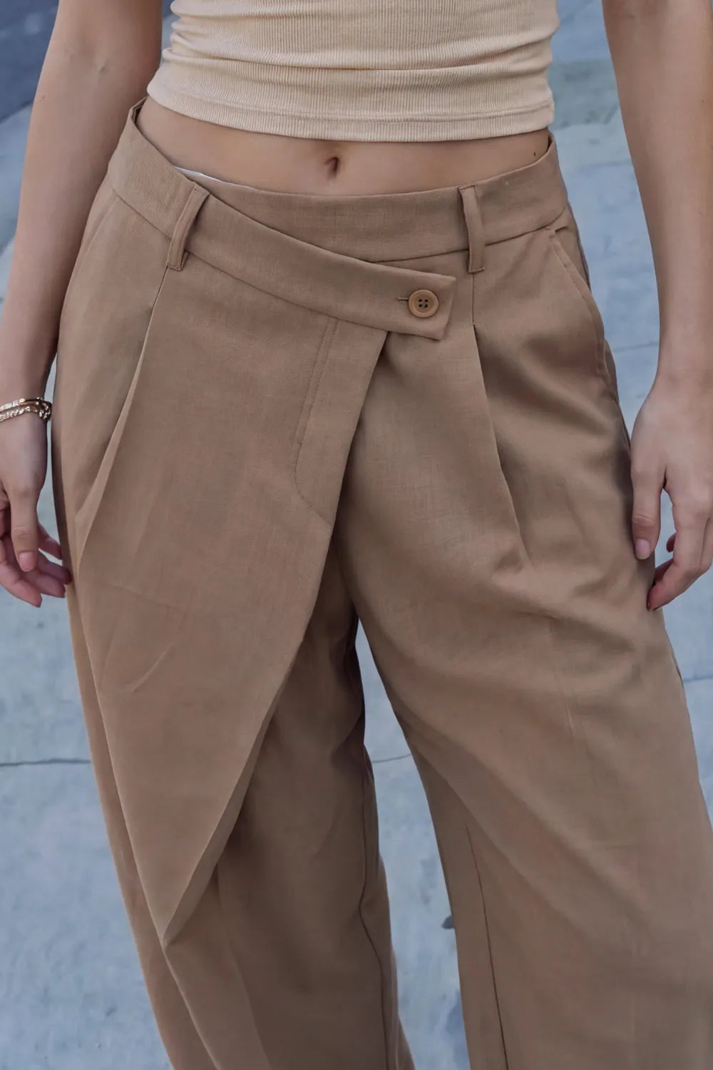 Pantalón fit balloon doble pretina – HIGHSTREET