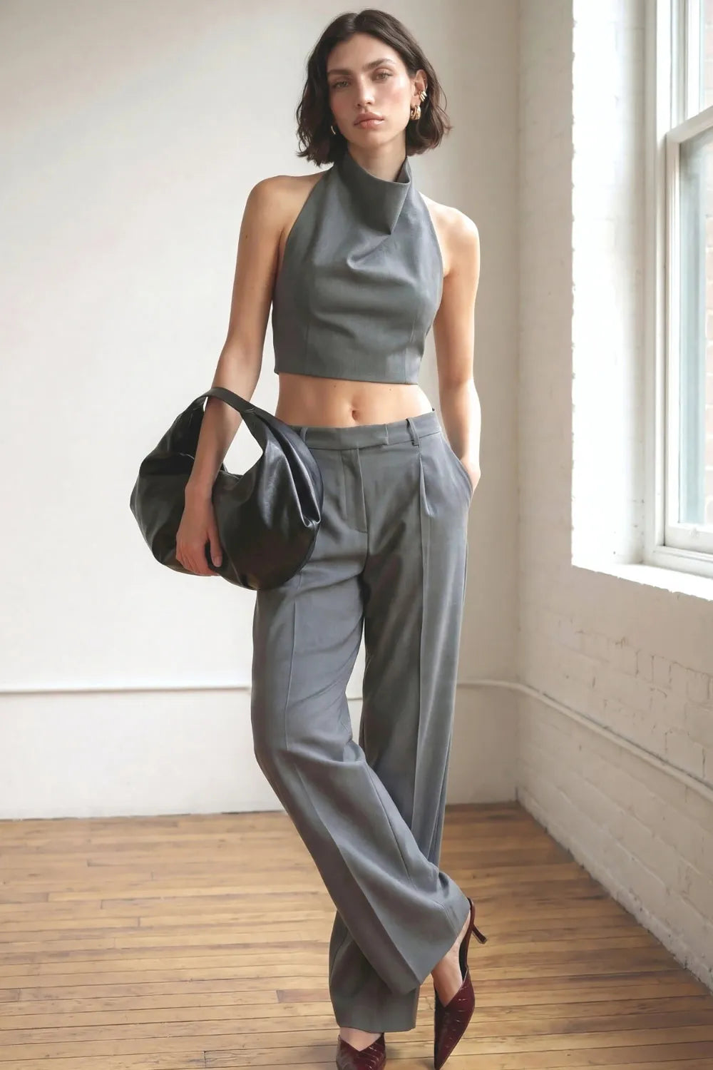 Pantalón fit wide leg pinzas con raya frontal gris oscuro – HIGHSTREET