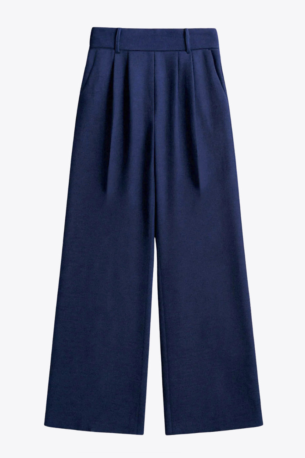 Pantalón fluido de fit wide leg, cintura alta con pretina elástica posterior, trabillas, pinzas frontales y bolsillos delanteros.