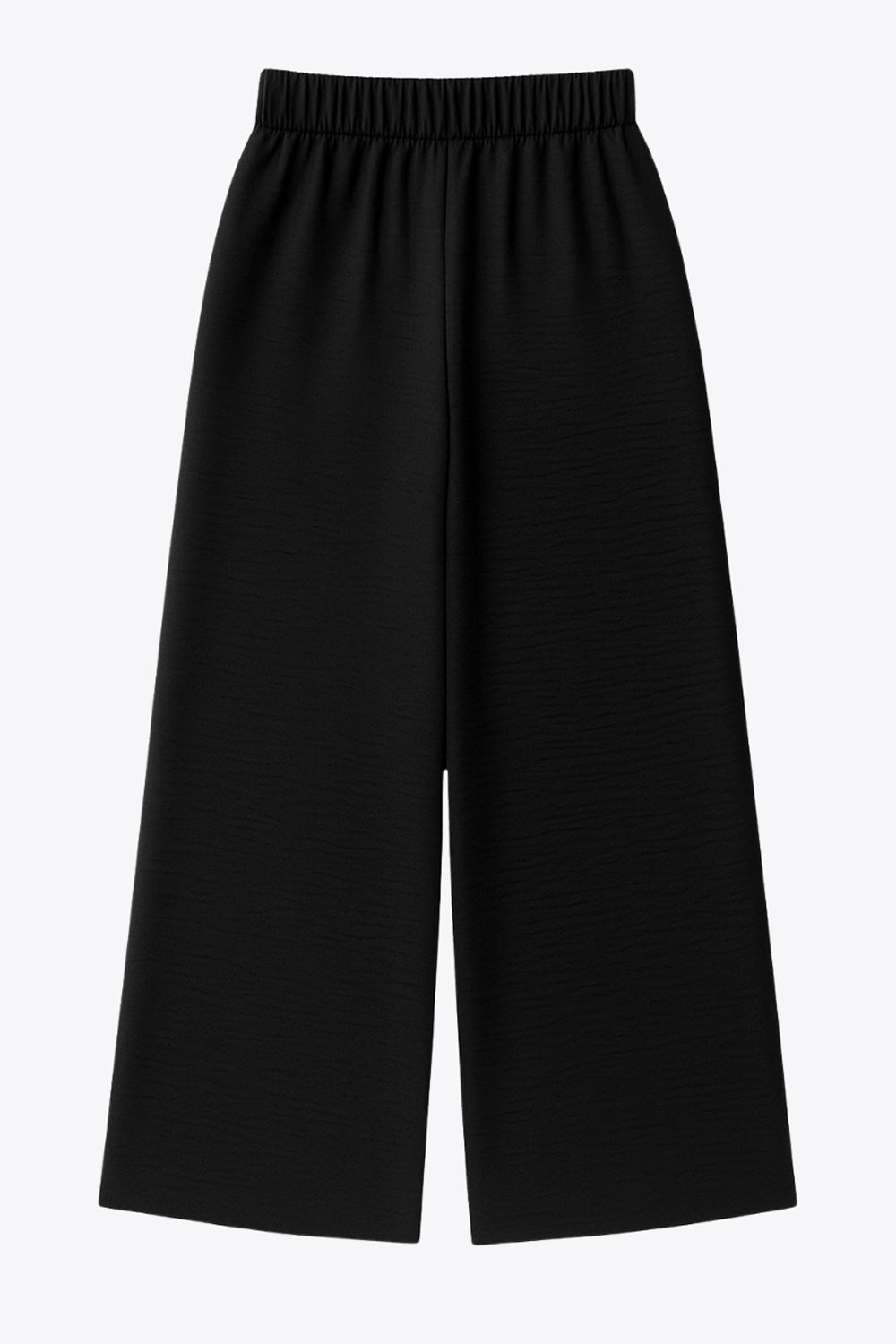 Pantalón fluido de fit wide leg, cintura alta con pretina elástica posterior, trabillas, pinzas frontales y bolsillos delanteros.