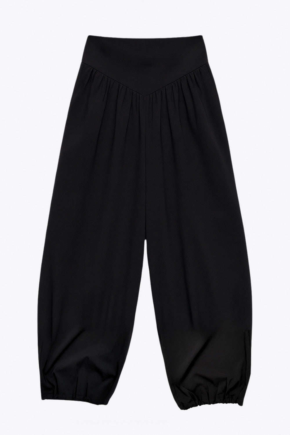 Pantalón de fit harem, cintura alta, peto con corte v frontal y plisado decorativos, rib elástico en bajo y cierre lateral con cremallera oculta.